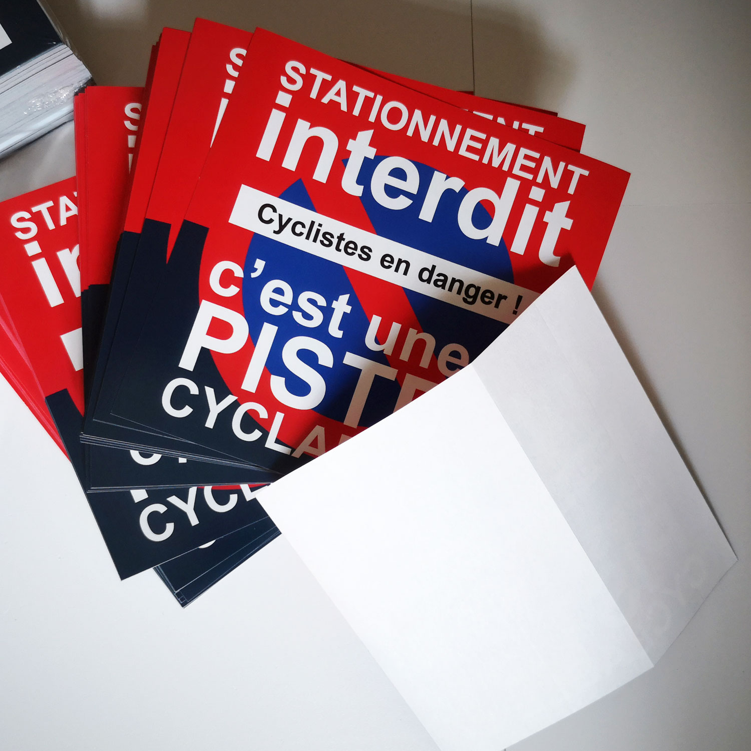 interdiction de stationner sur les pistes cyclables