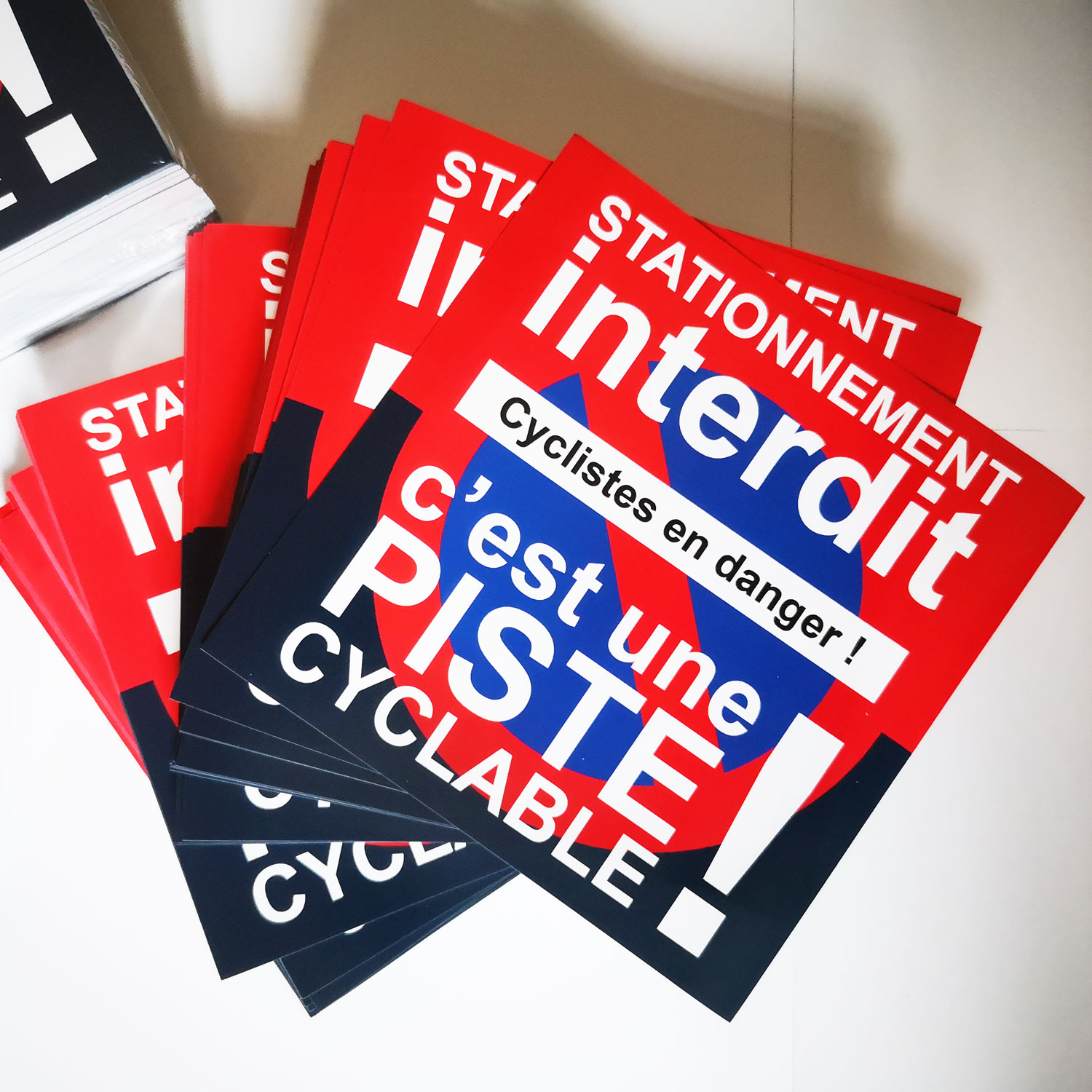 ne pas stationner sur les pistes cyclables