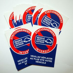 Autocollants stationnement interdit réservés véhicules électriques. Par 10